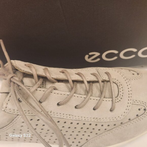 Ecco Flexure Runner Sneakers. Color "Grey Rose". NIB. Sizes: Various - Picture 2 of 12